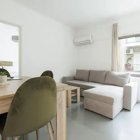 Spacious Apartment Featuring A Private Terrace Athens Exterior photo