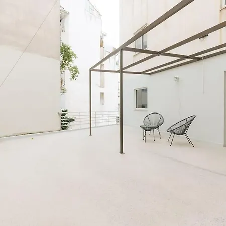 Spacious Apartment Featuring A Private Terrace Athens Exterior photo