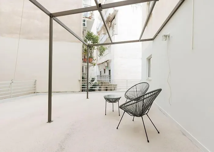 Spacious Apartment Featuring A Private Terrace