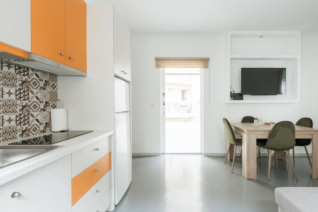 Spacious Featuring A Private Terrace Apartment Athens