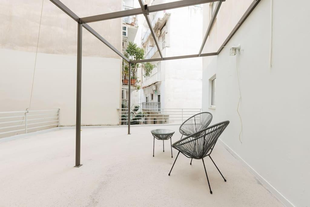 Spacious Featuring A Private Terrace * Athènes