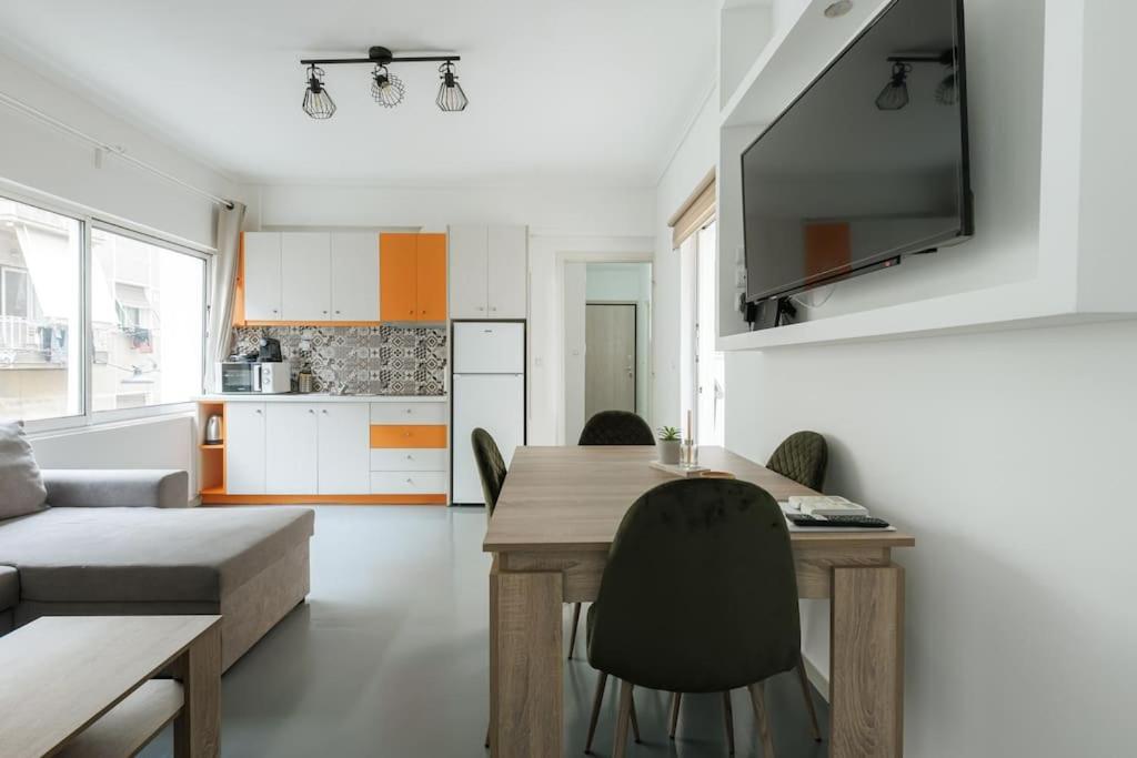 Spacious Featuring A Private Terrace * Athènes